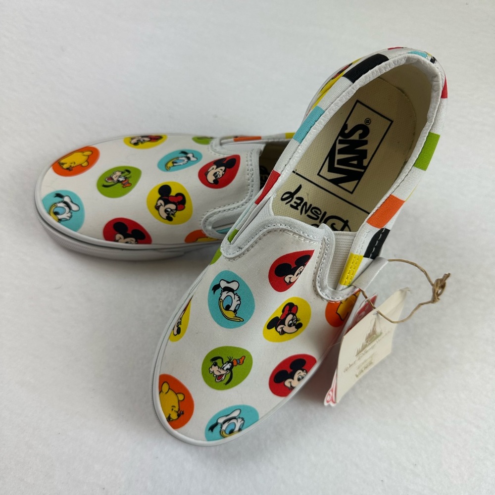 BNWT Disney x Vans size 4 mens/5.5 womens